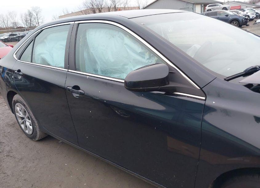 Photo 13 of 2015 Toyota Camry LE (VIN 4T1BF1FK1FU499233)