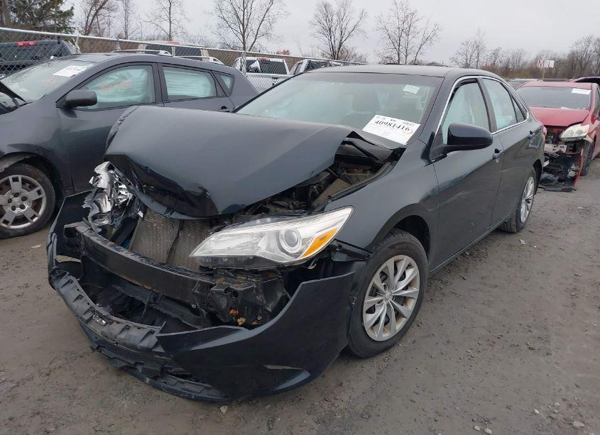 Photo 2 of 2015 Toyota Camry LE (VIN 4T1BF1FK1FU499233)