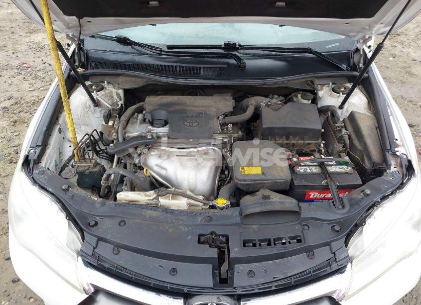 Photo 10 of 2015 Toyota Camry LE (VIN 4T1BF1FK1FU873940)