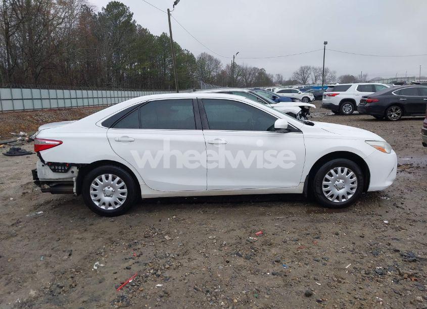 Photo 14 of 2015 Toyota Camry LE (VIN 4T1BF1FK1FU873940)