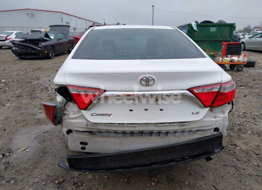 Photo 17 of 2015 Toyota Camry LE (VIN 4T1BF1FK1FU873940)