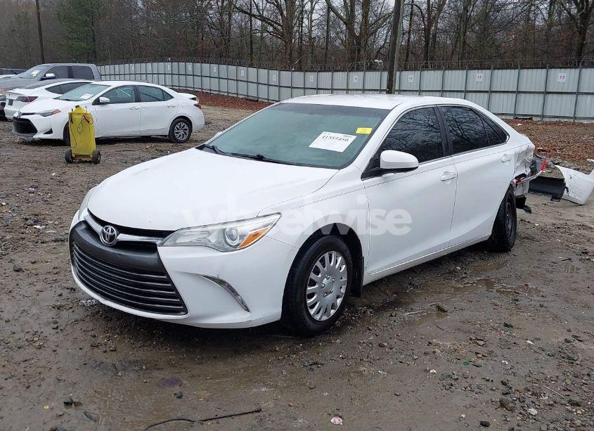 Photo 2 of 2015 Toyota Camry LE (VIN 4T1BF1FK1FU873940)