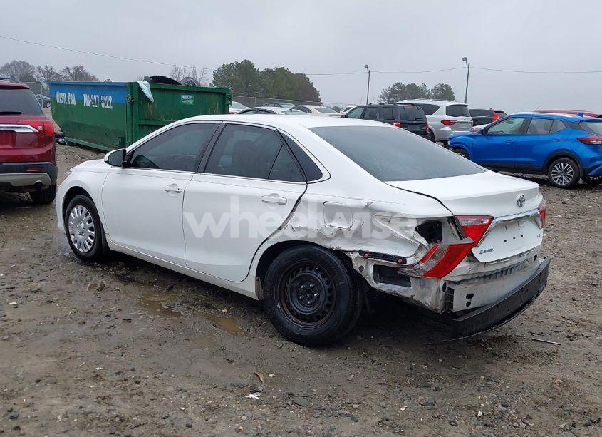 Photo 3 of 2015 Toyota Camry LE (VIN 4T1BF1FK1FU873940)