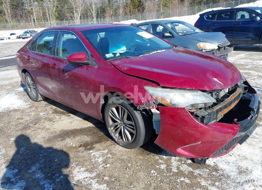 2015 Toyota Camry SE (VIN 4T1BF1FK1FU879141) main photo