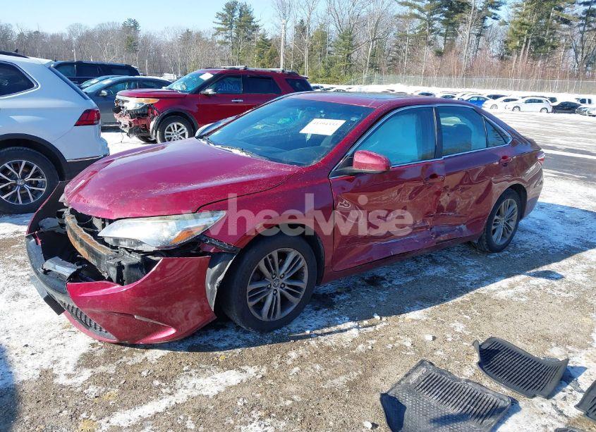 Photo 2 of 2015 Toyota Camry SE (VIN 4T1BF1FK1FU879141)