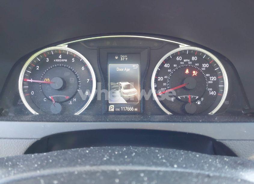 Photo 7 of 2015 Toyota Camry SE (VIN 4T1BF1FK1FU879141)