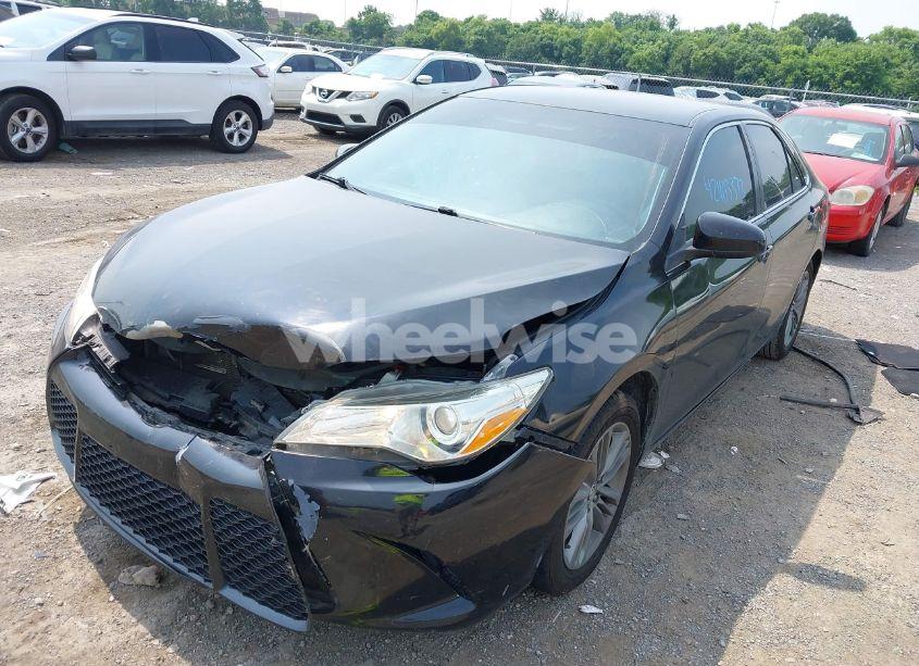 Photo 2 of 2015 Toyota Camry SE (VIN 4T1BF1FK1FU889524)