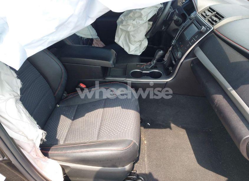 Photo 5 of 2015 Toyota Camry SE (VIN 4T1BF1FK1FU889524)