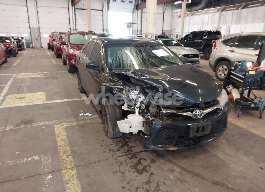 2015 Toyota Camry SE (VIN 4T1BF1FK1FU899468) main photo