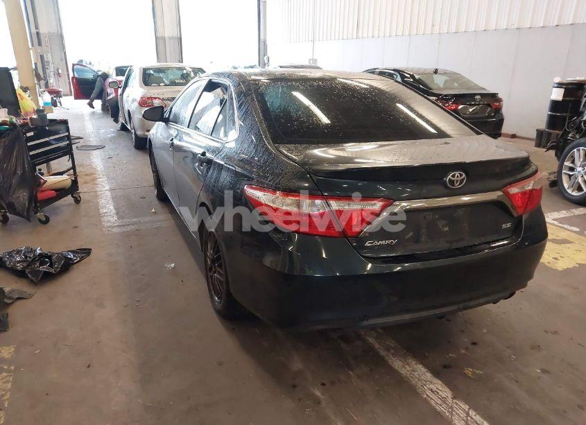 Photo 3 of 2015 Toyota Camry SE (VIN 4T1BF1FK1FU899468)