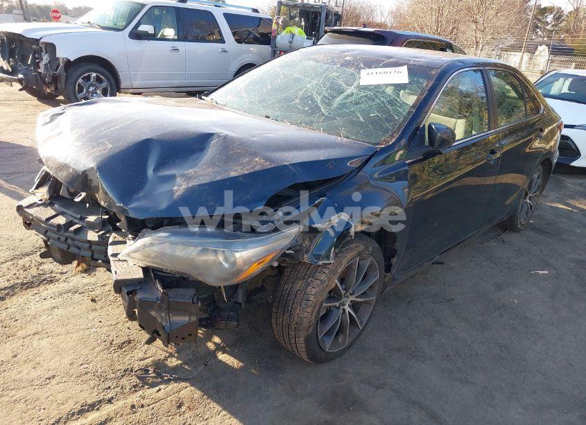 Photo 2 of 2015 Toyota Camry XSE (VIN 4T1BF1FK1FU905608)