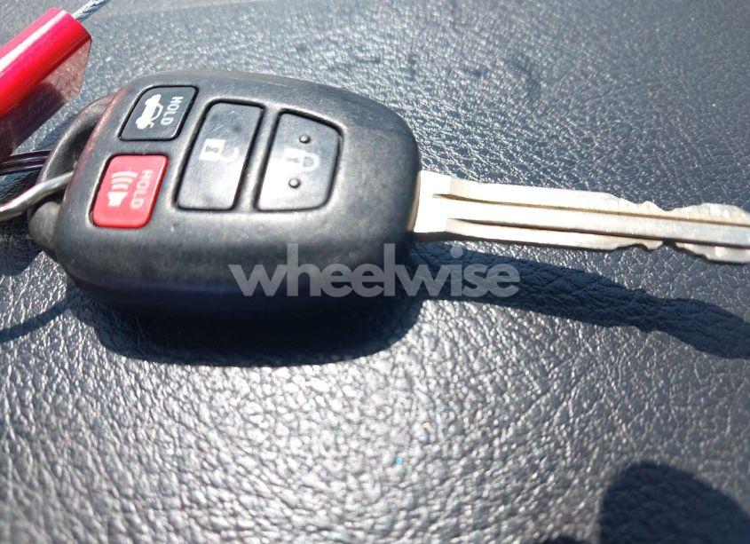 Photo 11 of 2015 Toyota Camry SE (VIN 4T1BF1FK1FU907309)