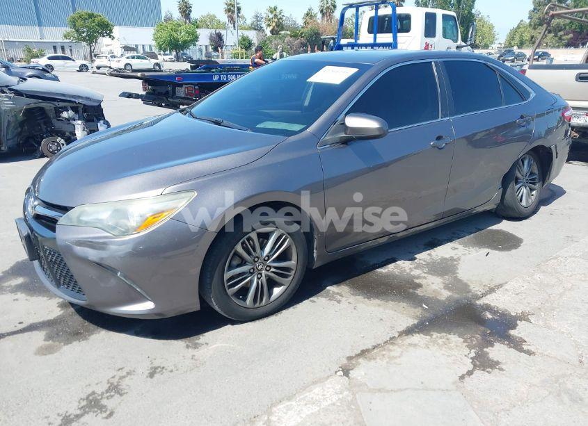 Photo 2 of 2015 Toyota Camry SE (VIN 4T1BF1FK1FU907309)