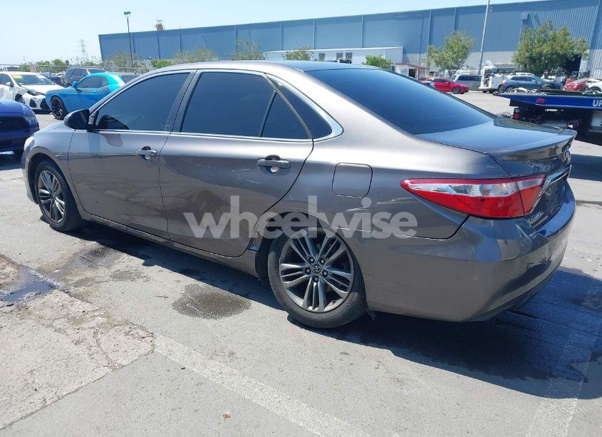 Photo 3 of 2015 Toyota Camry SE (VIN 4T1BF1FK1FU907309)