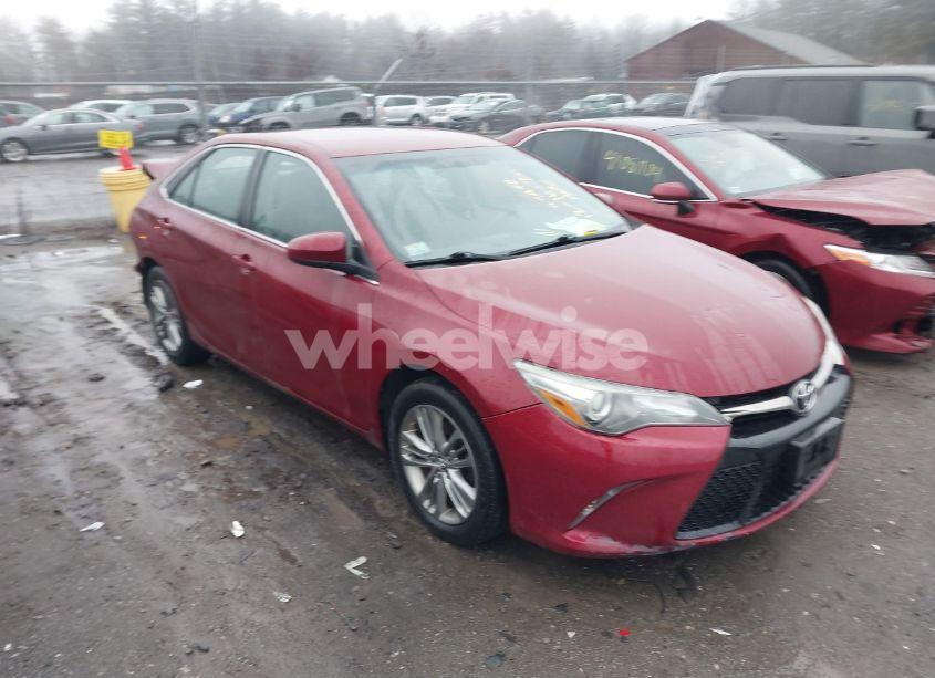 2015 Toyota Camry SE (VIN 4T1BF1FK1FU908041) main photo