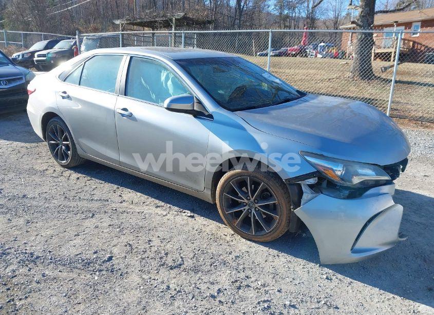 2015 Toyota Camry XSE (VIN 4T1BF1FK1FU919265) main photo