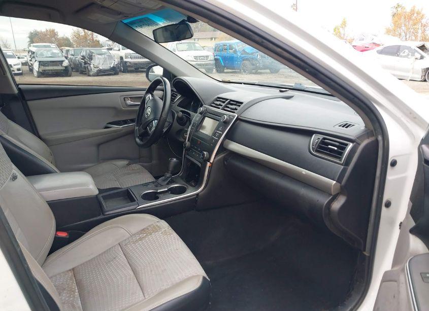 Photo 5 of 2015 Toyota Camry SE (VIN 4T1BF1FK1FU921629)