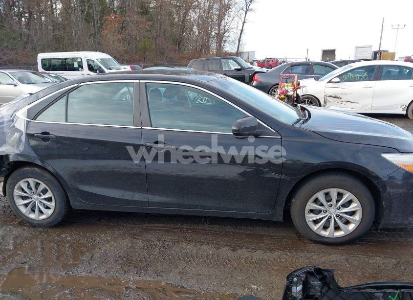 Photo 13 of 2015 Toyota Camry LE (VIN 4T1BF1FK1FU946966)