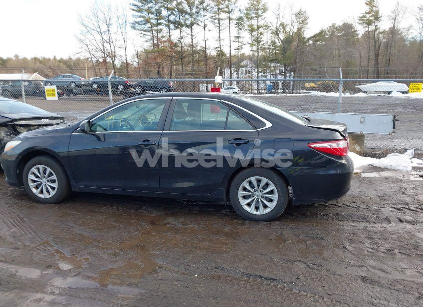 Photo 14 of 2015 Toyota Camry LE (VIN 4T1BF1FK1FU946966)