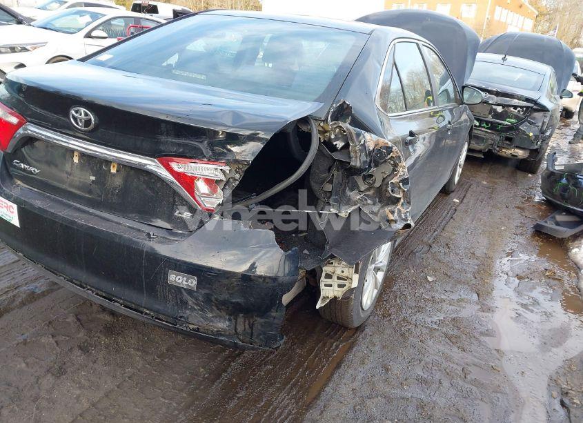 Photo 6 of 2015 Toyota Camry LE (VIN 4T1BF1FK1FU946966)