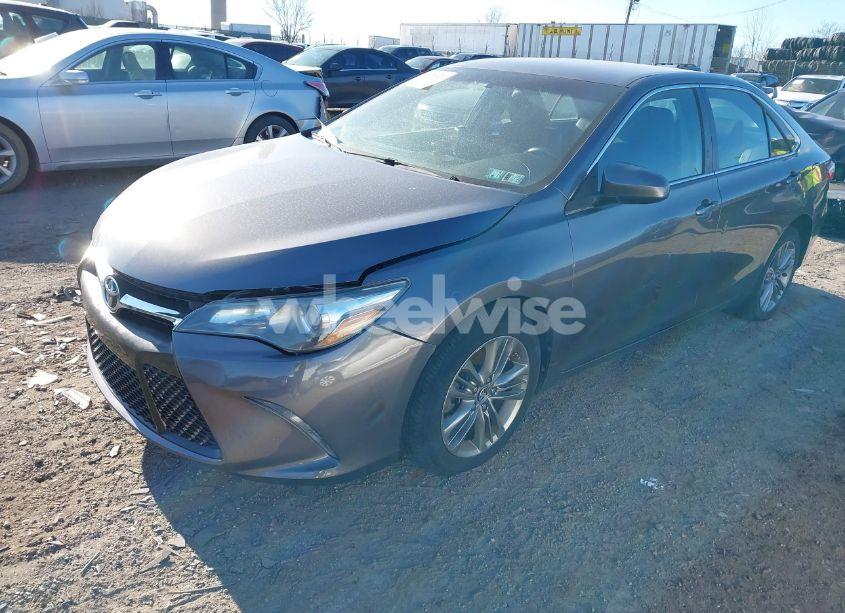 Photo 2 of 2015 Toyota Camry SE (VIN 4T1BF1FK1FU956428)