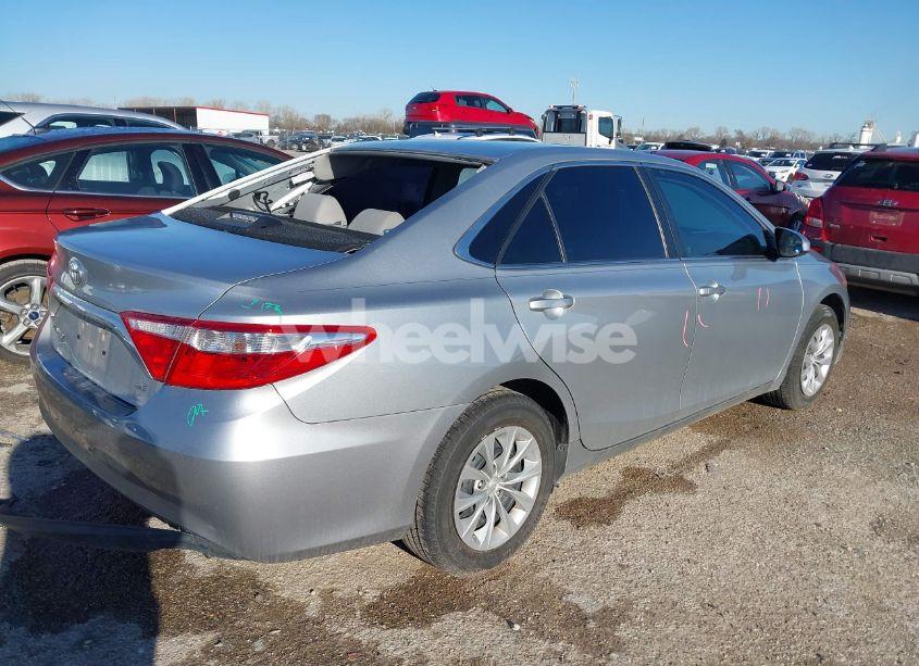 Photo 4 of 2015 Toyota Camry LE (VIN 4T1BF1FK1FU971933)