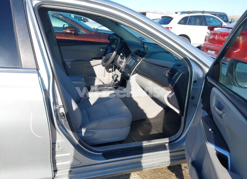 Photo 5 of 2015 Toyota Camry LE (VIN 4T1BF1FK1FU971933)