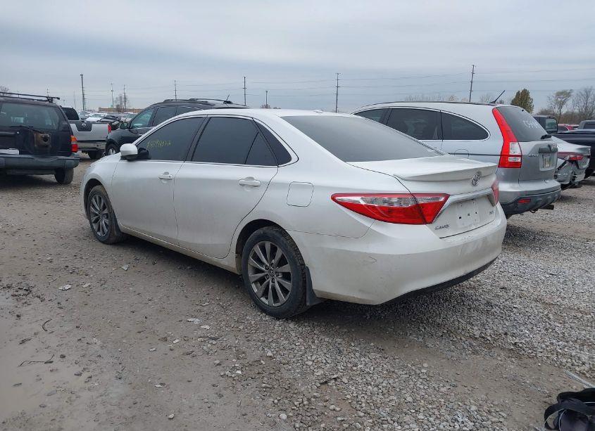 Photo 3 of 2015 Toyota Camry XLE (VIN 4T1BF1FK1FU972788)