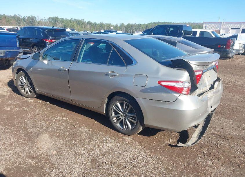 Photo 3 of 2015 Toyota Camry SE (VIN 4T1BF1FK1FU980650)