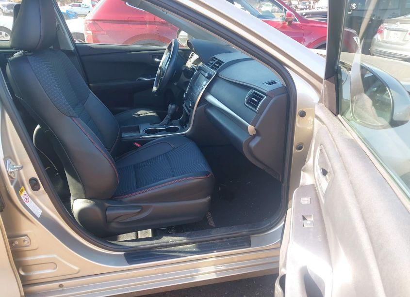 Photo 5 of 2015 Toyota Camry SE (VIN 4T1BF1FK1FU980650)