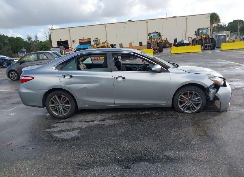 Photo 14 of 2015 Toyota Camry SE (VIN 4T1BF1FK1FU985119)