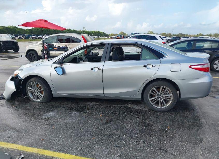 Photo 15 of 2015 Toyota Camry SE (VIN 4T1BF1FK1FU985119)