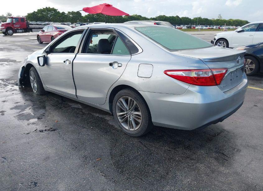 Photo 3 of 2015 Toyota Camry SE (VIN 4T1BF1FK1FU985119)