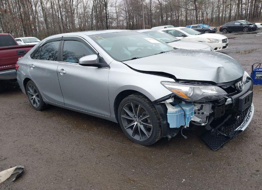 2015 Toyota Camry XSE (VIN 4T1BF1FK1FU988036) main photo