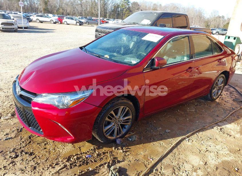 Photo 2 of 2015 Toyota Camry SE (VIN 4T1BF1FK1FU989624)