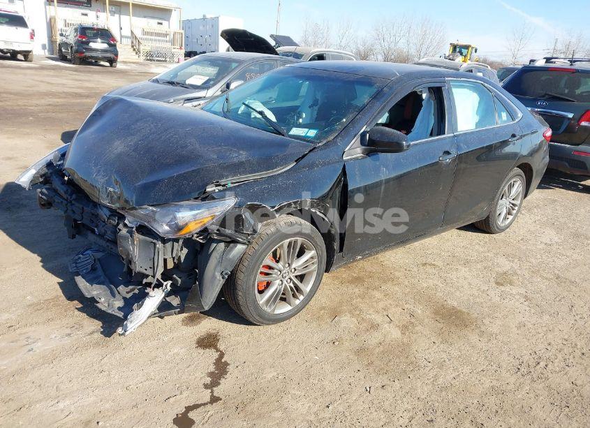 Photo 2 of 2016 Toyota Camry SE (VIN 4T1BF1FK1GU116859)