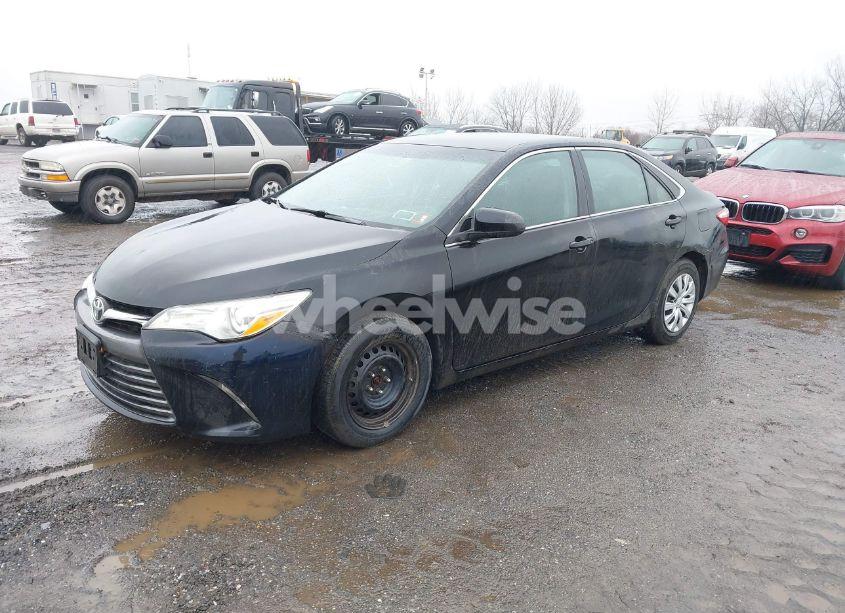 Photo 2 of 2016 Toyota Camry LE (VIN 4T1BF1FK1GU122340)