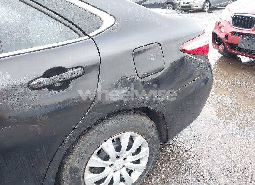 Photo 6 of 2016 Toyota Camry LE (VIN 4T1BF1FK1GU122340)