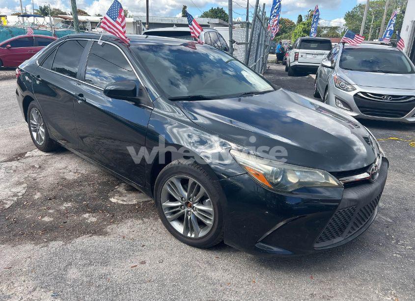 2016 Toyota Camry LE/XLE/SE/XSE (VIN 4T1BF1FK1GU123505) main photo