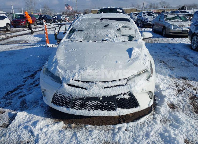 Photo 12 of 2016 Toyota Camry LE/SE/XLE/XSE (VIN 4T1BF1FK1GU126775)