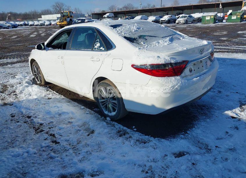 Photo 3 of 2016 Toyota Camry LE/SE/XLE/XSE (VIN 4T1BF1FK1GU126775)