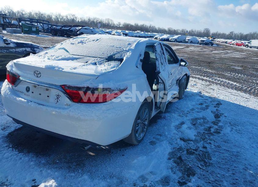 Photo 4 of 2016 Toyota Camry LE/SE/XLE/XSE (VIN 4T1BF1FK1GU126775)