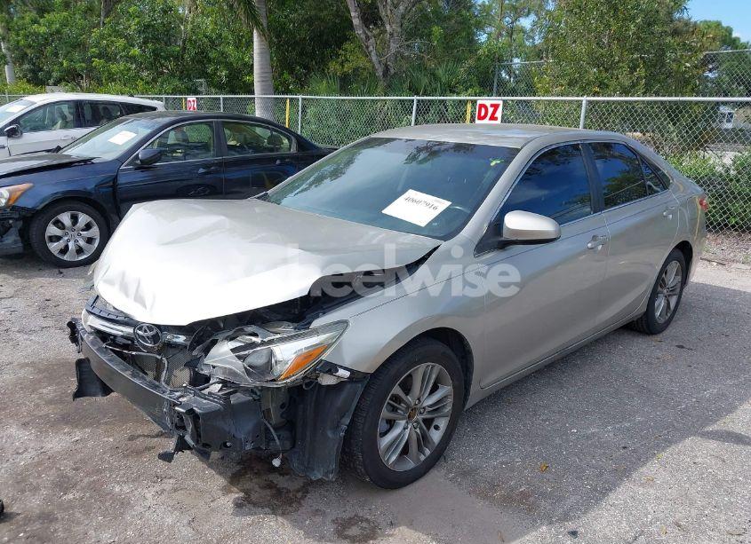Photo 2 of 2016 Toyota Camry SE (VIN 4T1BF1FK1GU135766)