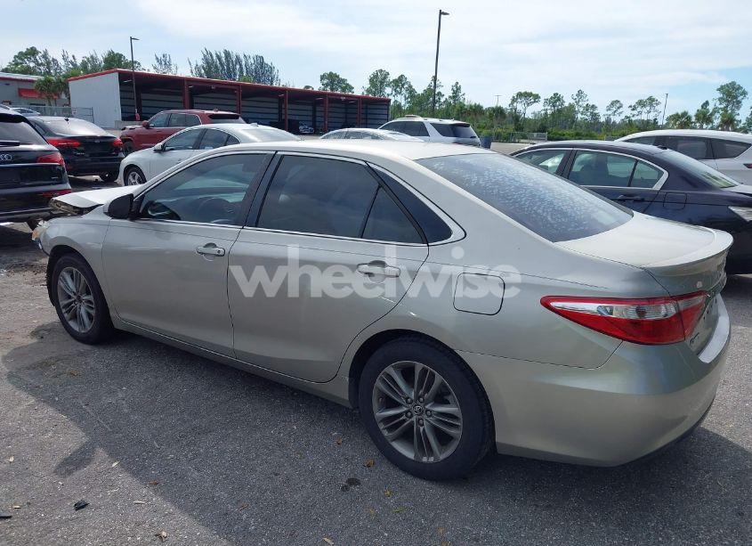Photo 3 of 2016 Toyota Camry SE (VIN 4T1BF1FK1GU135766)