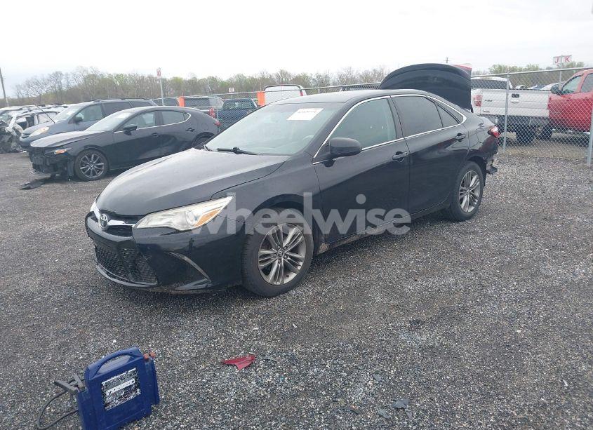 Photo 2 of 2016 Toyota Camry SE (VIN 4T1BF1FK1GU142037)