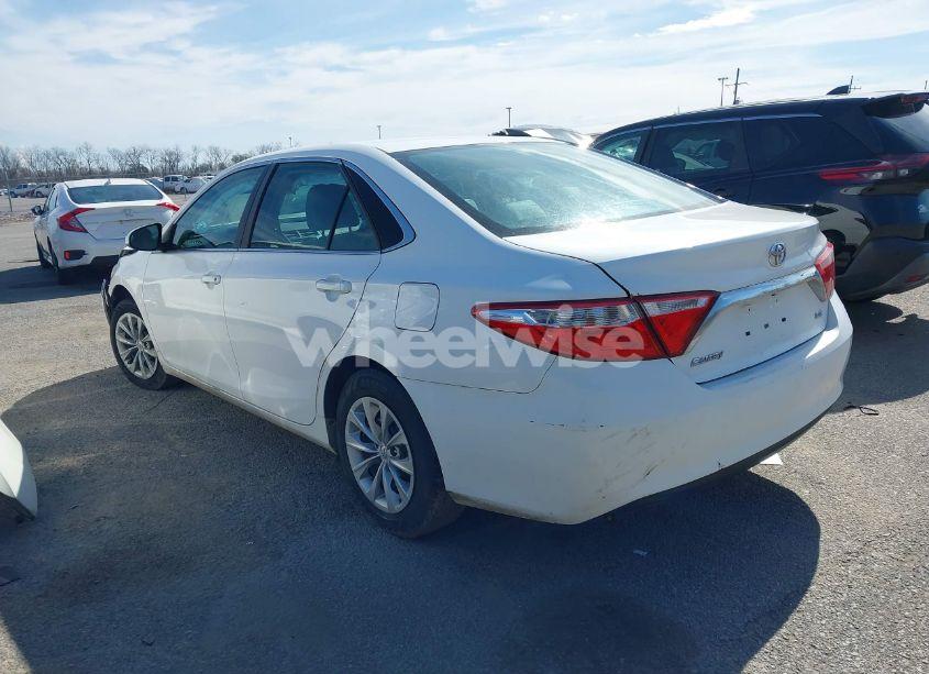 Photo 3 of 2016 Toyota Camry LE (VIN 4T1BF1FK1GU147853)