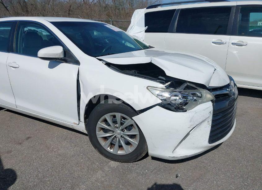 Photo 6 of 2016 Toyota Camry LE (VIN 4T1BF1FK1GU147853)