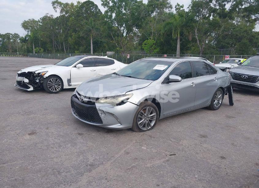 Photo 2 of 2016 Toyota Camry SE (VIN 4T1BF1FK1GU159758)