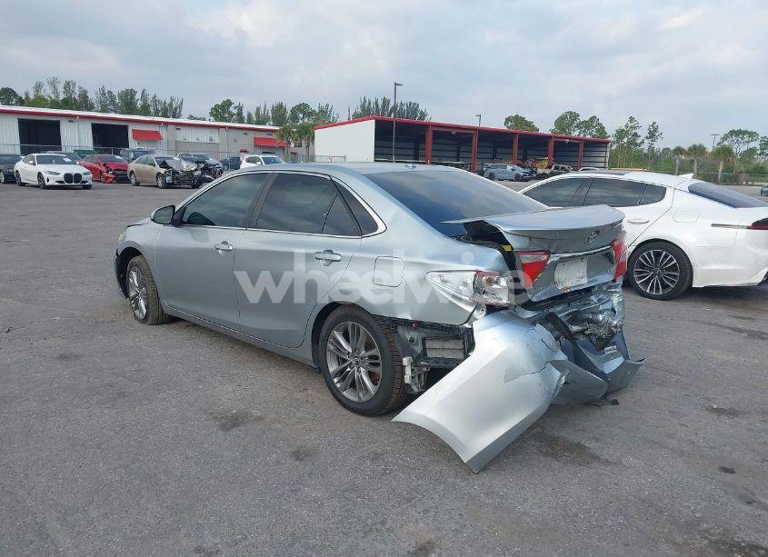 Photo 3 of 2016 Toyota Camry SE (VIN 4T1BF1FK1GU159758)