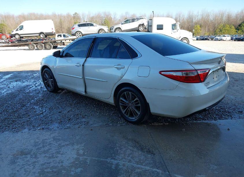 Photo 3 of 2016 Toyota Camry SE (VIN 4T1BF1FK1GU162076)